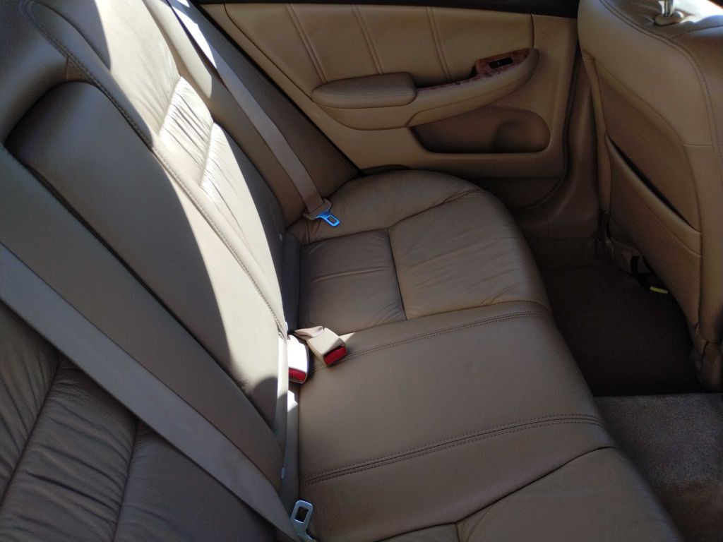 2004 Honda Accord Image 10
