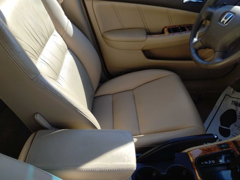 2004 Honda Accord Image 13