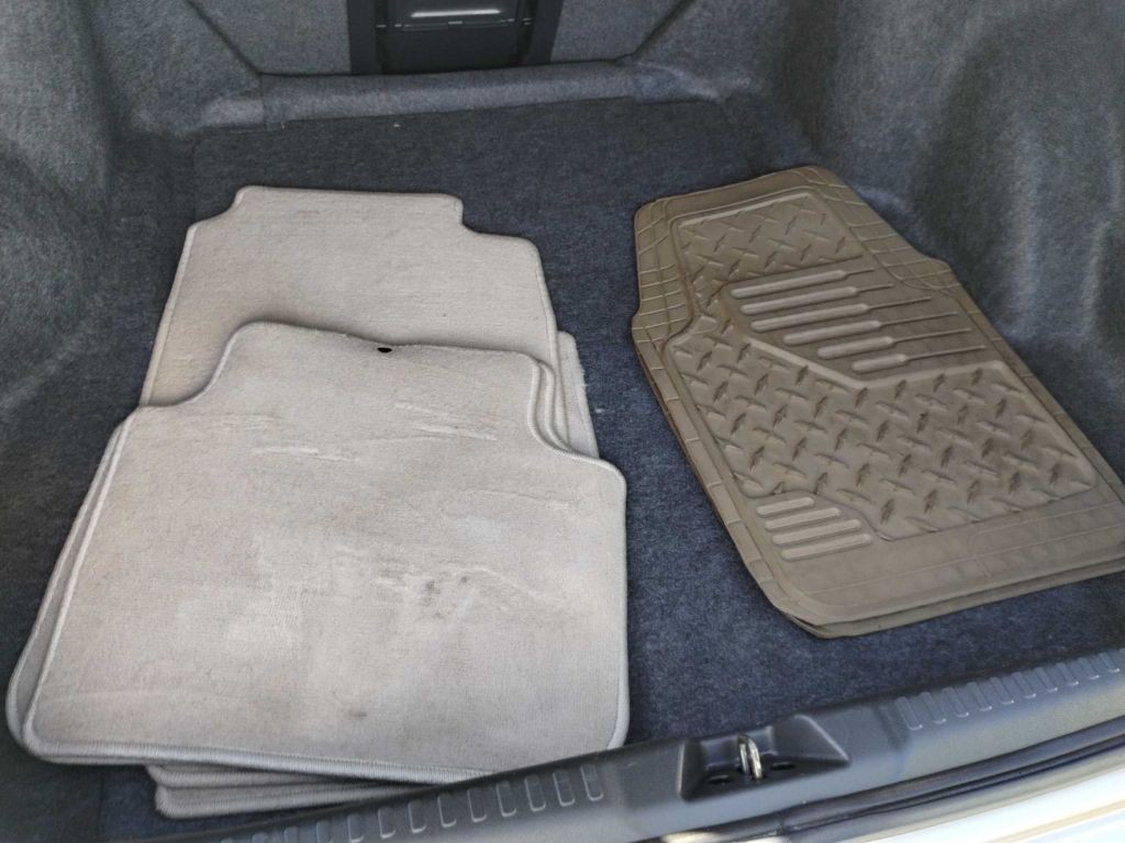2004 Honda Accord Image 18