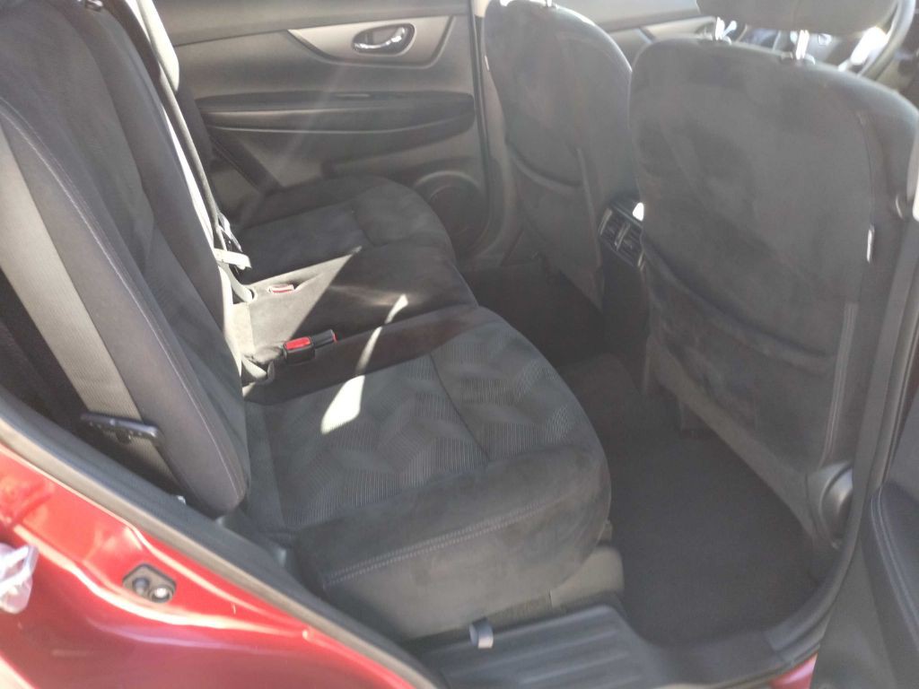 2015 Nissan Rogue Image 10