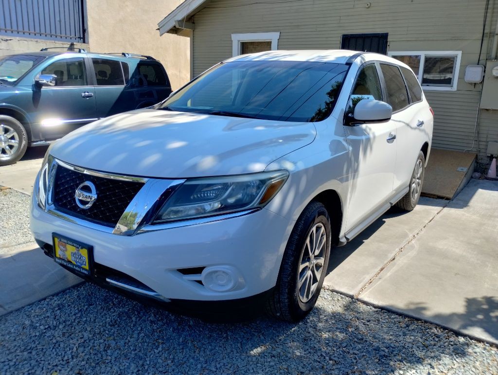 2013 Nissan Pathfinder Image 1