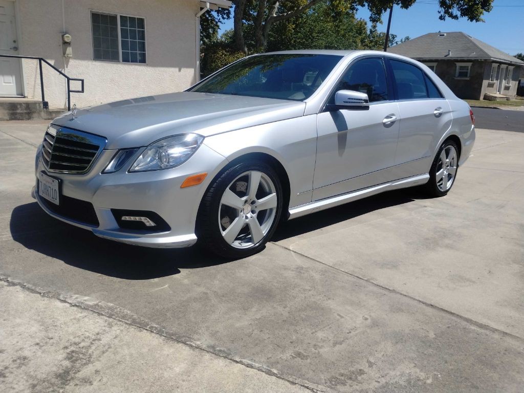 2011 Mercedes-Benz E-Class Image 1