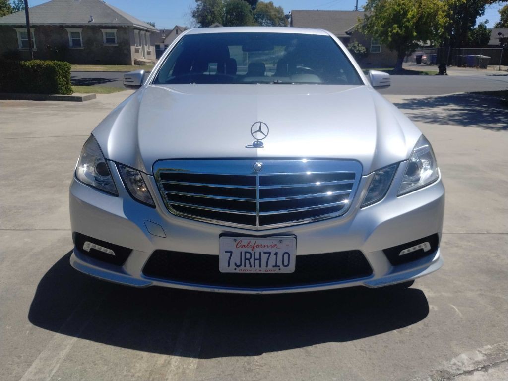 2011 Mercedes-Benz E-Class Image 3
