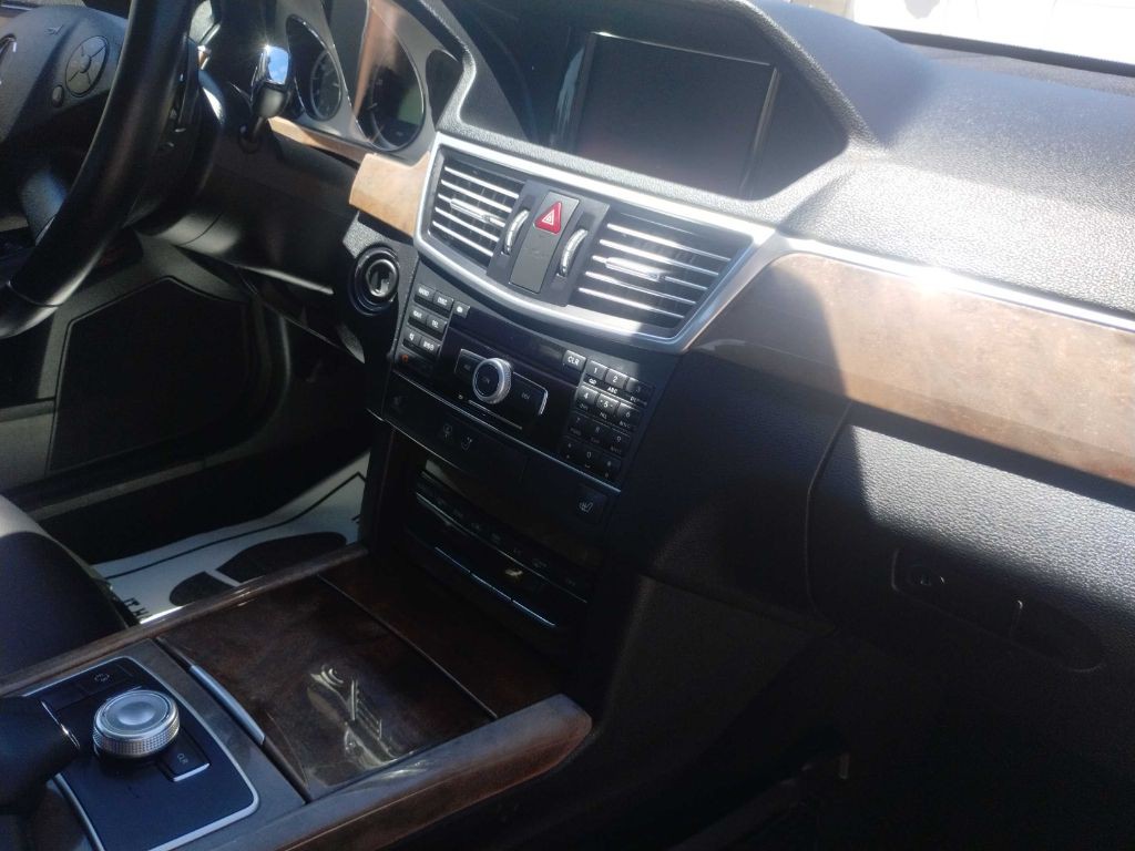 2011 Mercedes-Benz E-Class Image 14