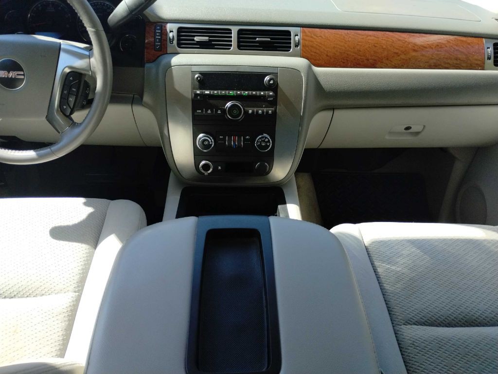 2007 GMC Yukon Image 11
