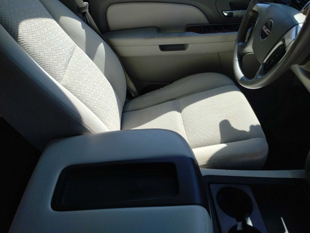 2007 GMC Yukon Image 14