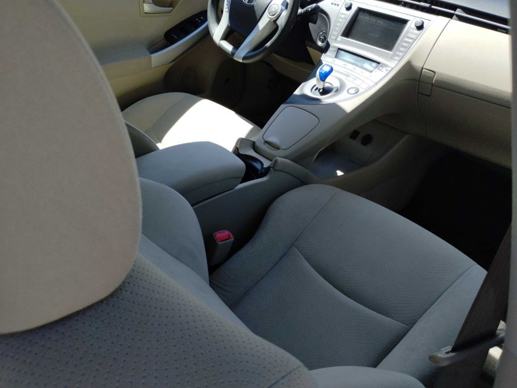 2011 Toyota Prius Image 10