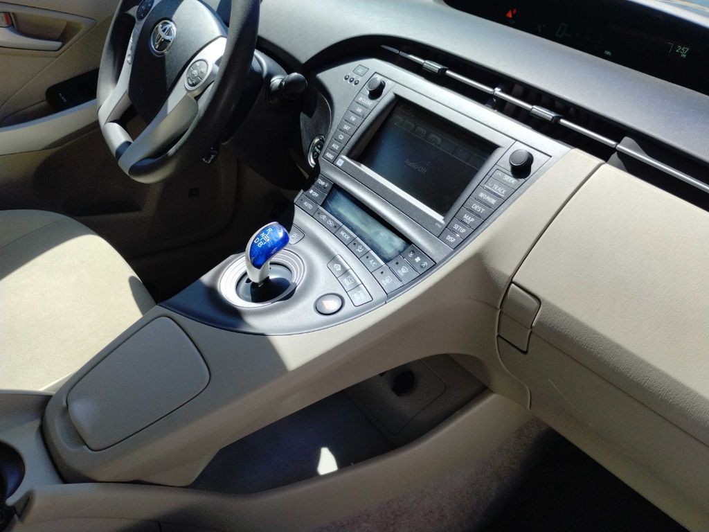 2011 Toyota Prius Image 12
