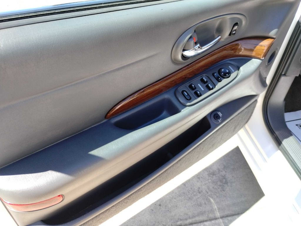 2004 Buick LeSabre Image 16