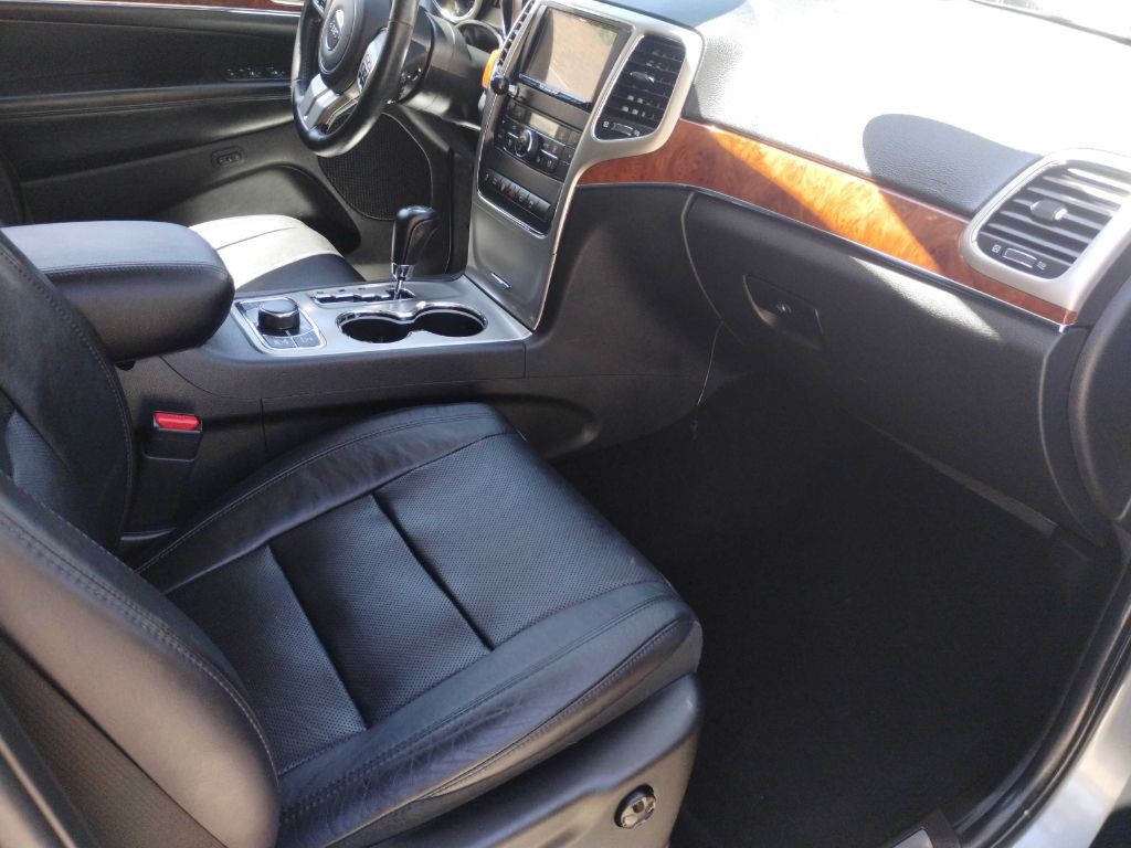 2012 Jeep Grand Cherokee Image 16