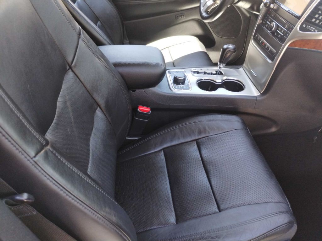2012 Jeep Grand Cherokee Image 17