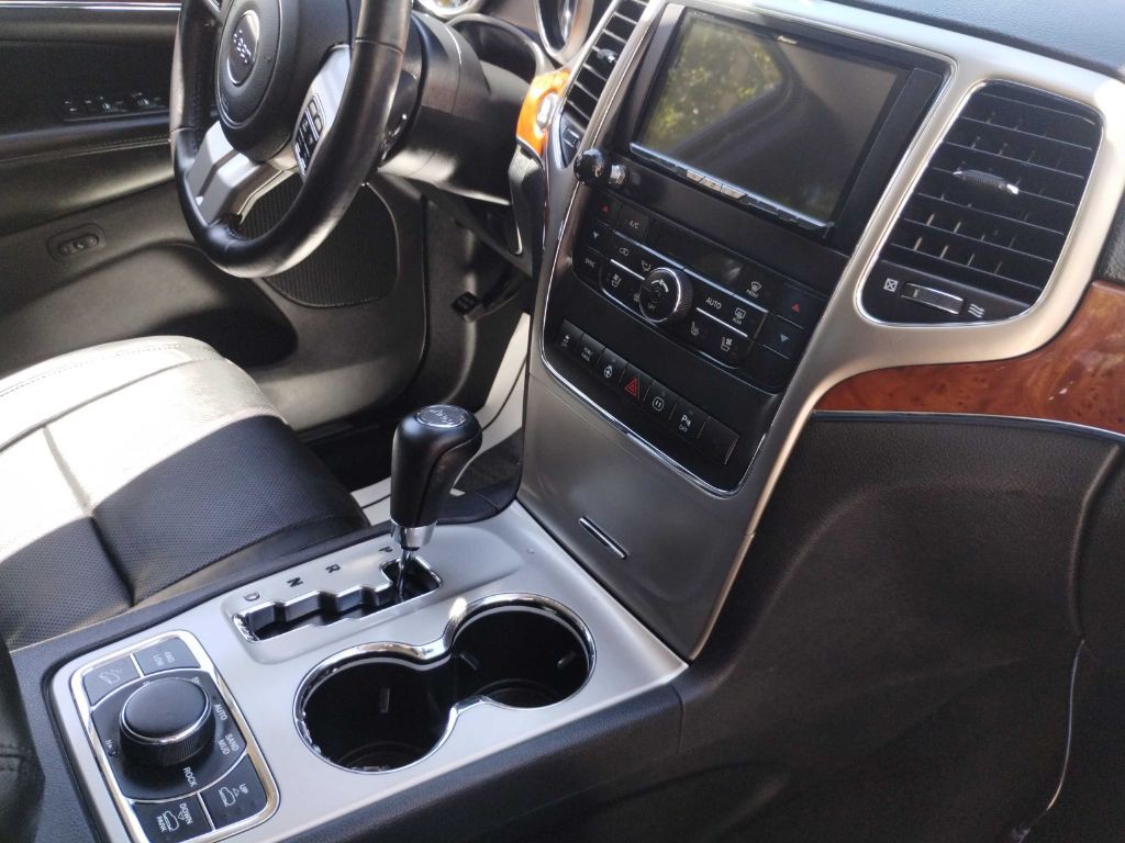 2012 Jeep Grand Cherokee Image 18