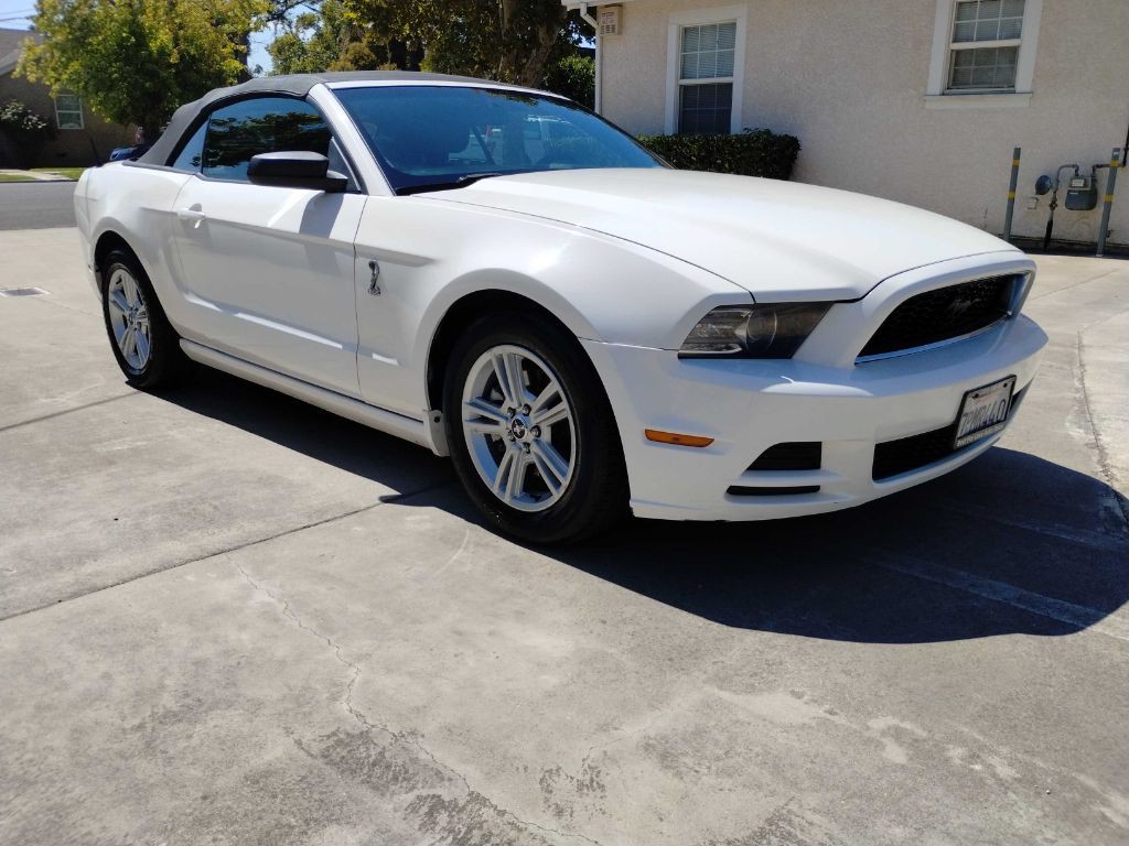 2013 Ford Mustang Image 4