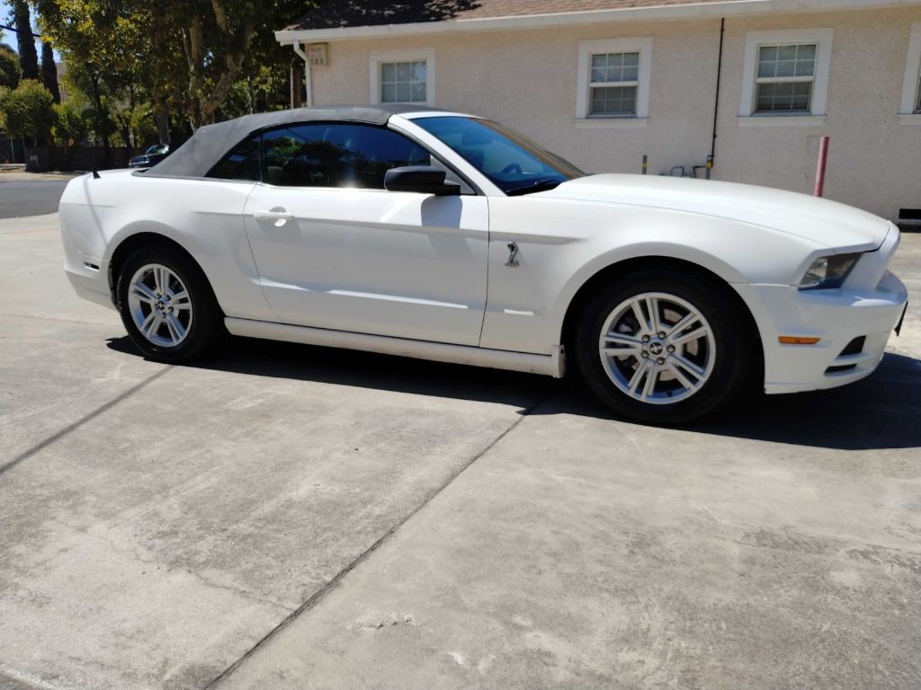 2013 Ford Mustang Image 5