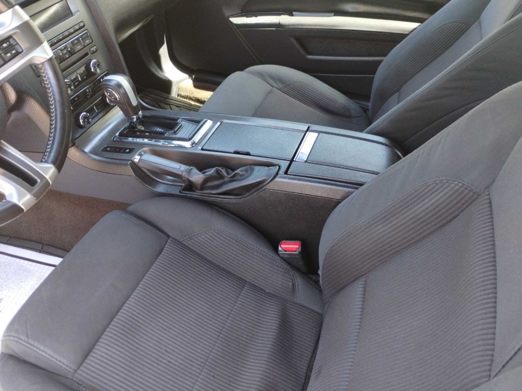 2013 Ford Mustang Image 14