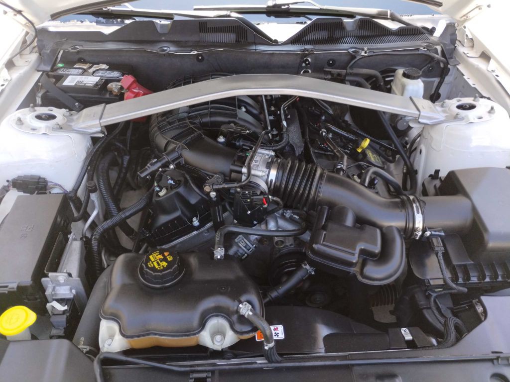 2013 Ford Mustang Image 20