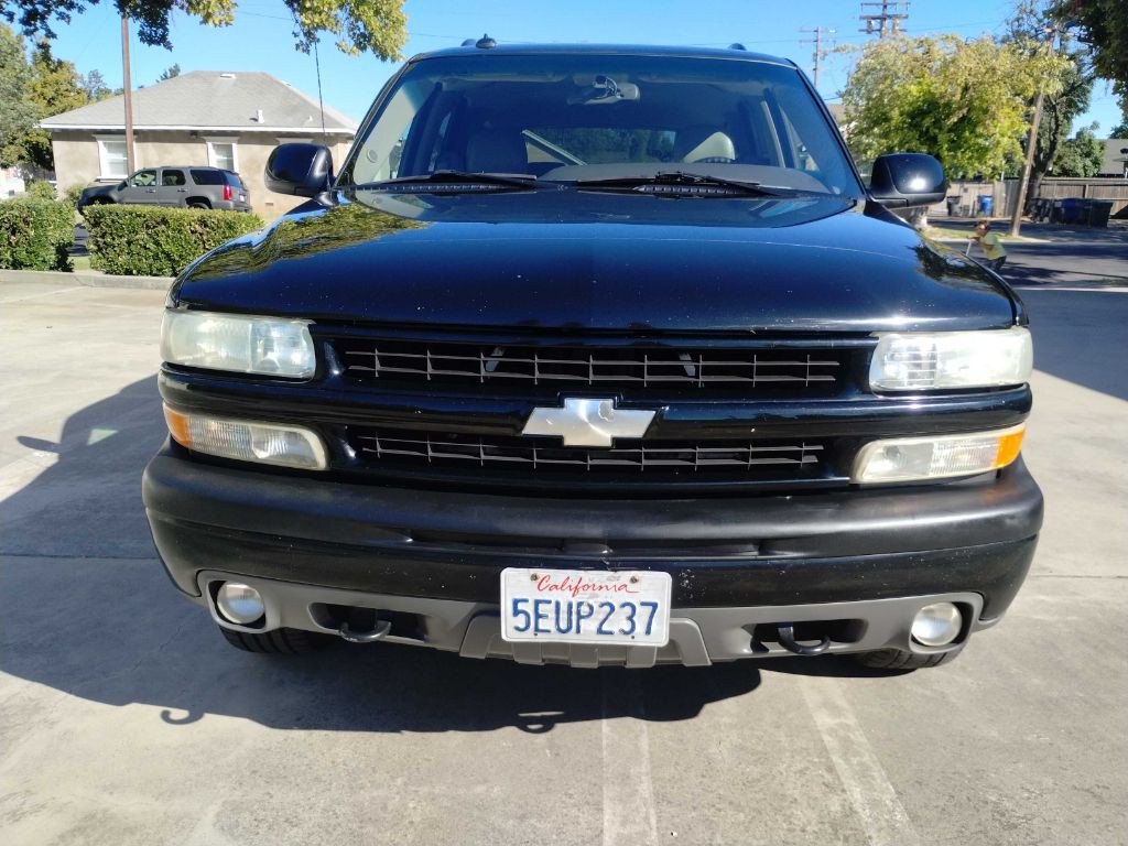 2003 Chevrolet Tahoe Image 3