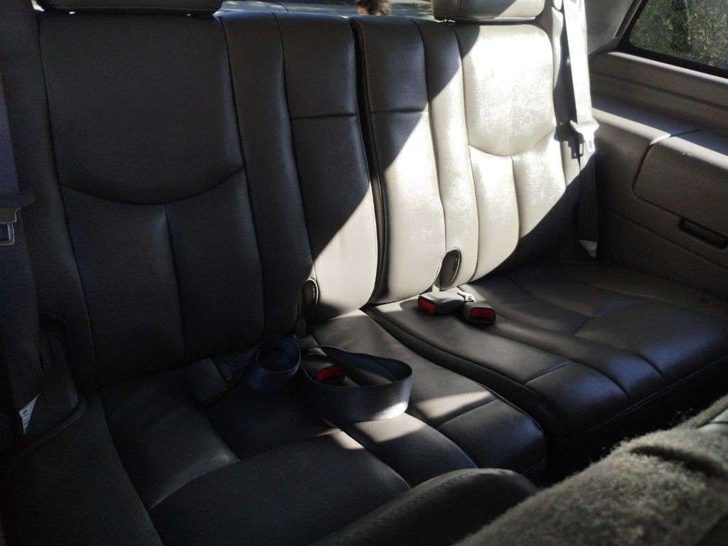2003 Chevrolet Tahoe Image 11