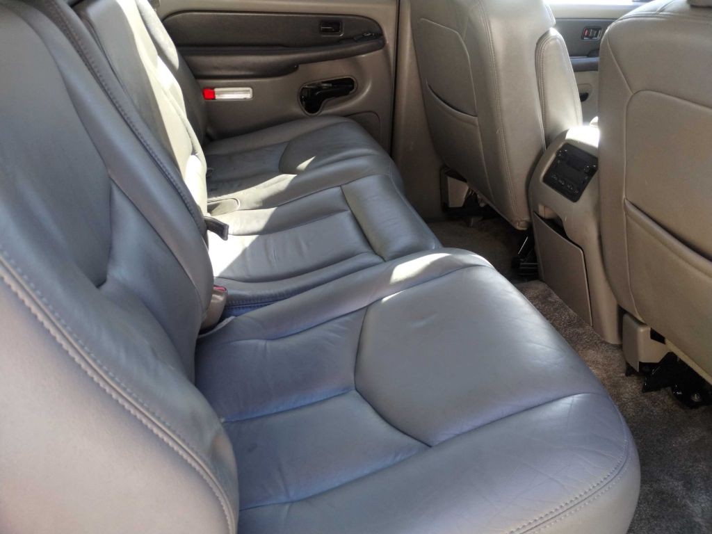 2003 Chevrolet Tahoe Image 13