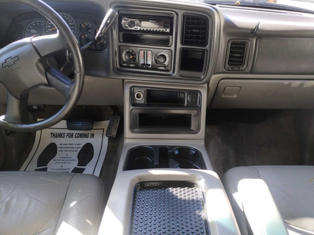 2003 Chevrolet Tahoe Image 15