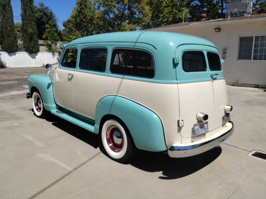 1953 GMC Suburan Image 10
