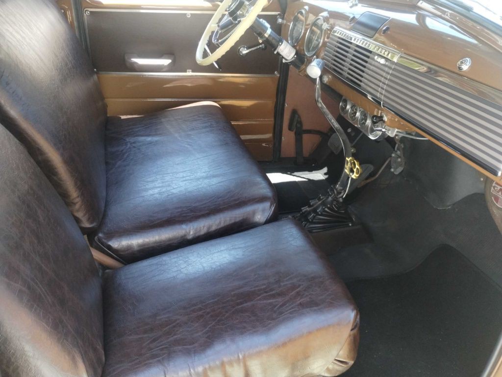 1953 GMC Suburan Image 15