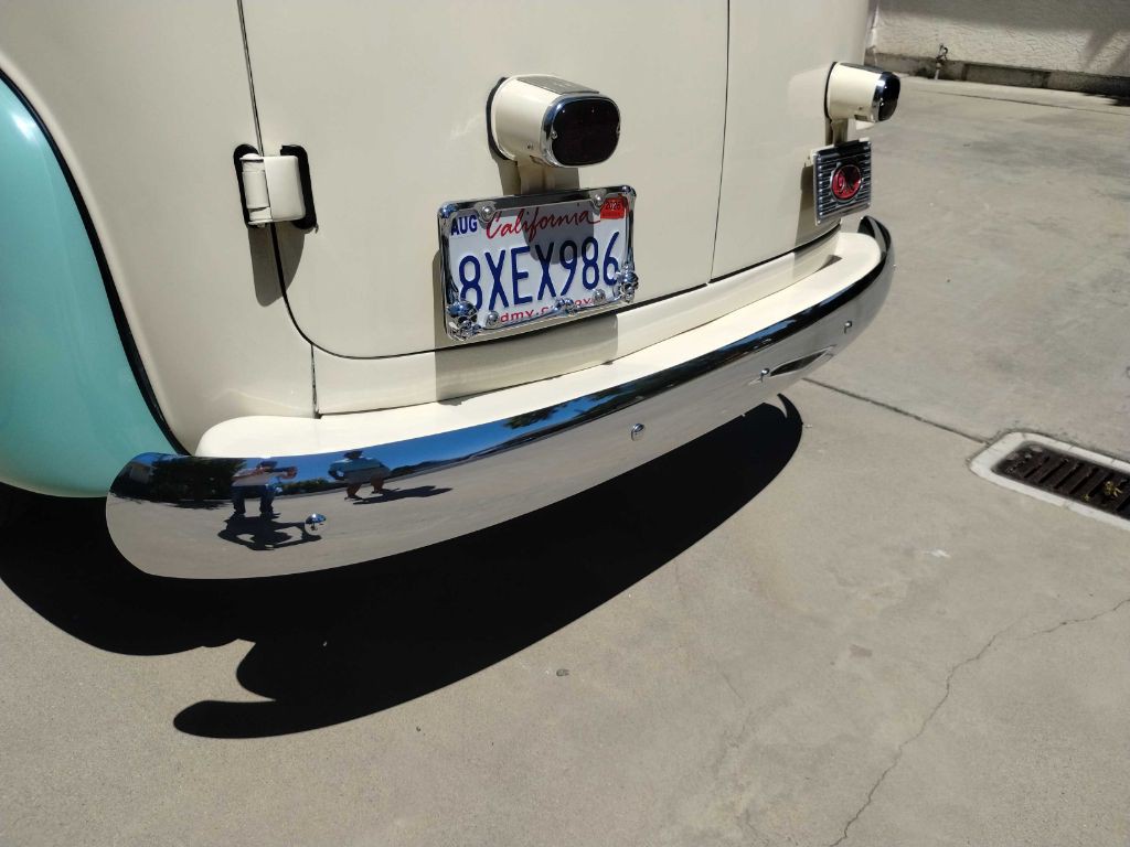 1953 GMC Suburan Image 28