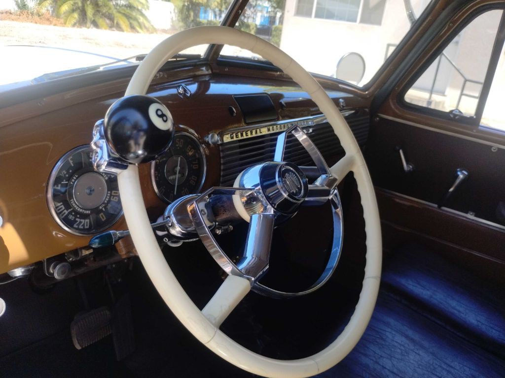 1953 GMC Suburan Image 30