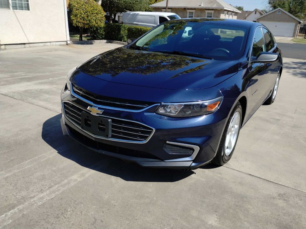 2016 Chevrolet Malibu Image 1