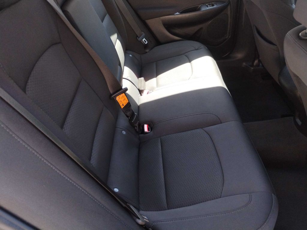 2016 Chevrolet Malibu Image 11