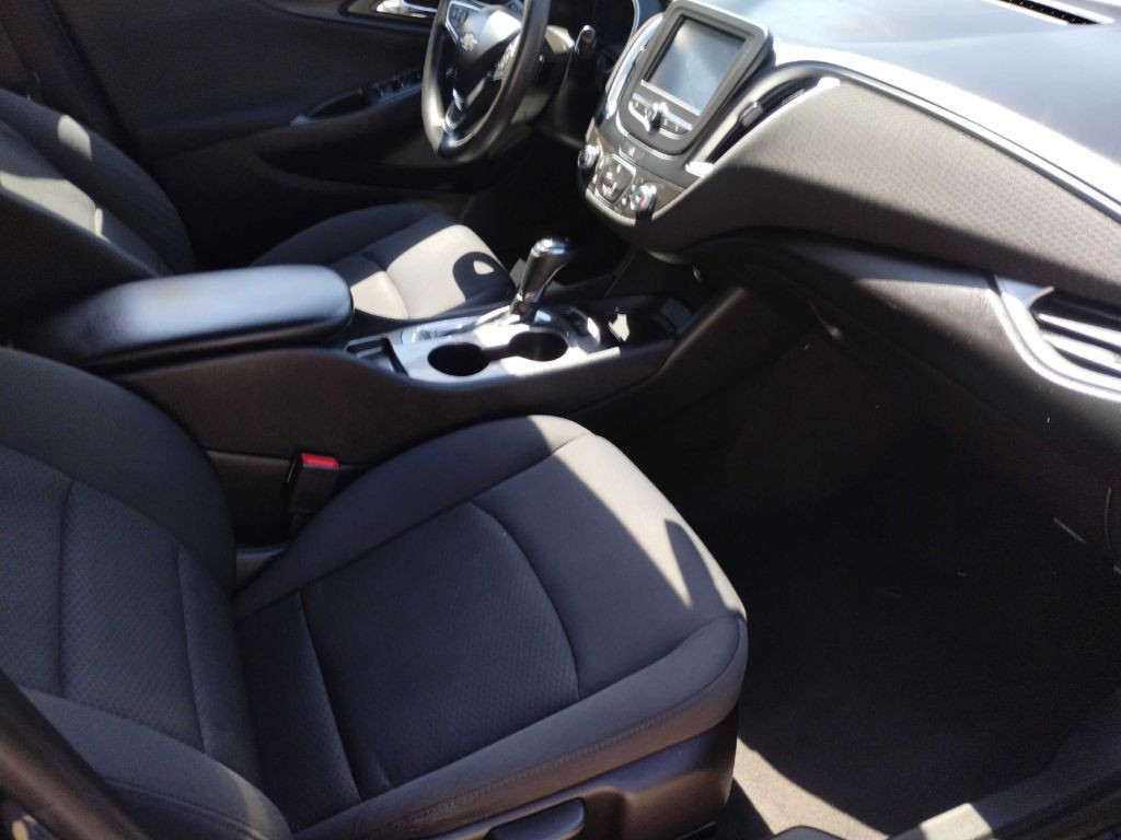2016 Chevrolet Malibu Image 14