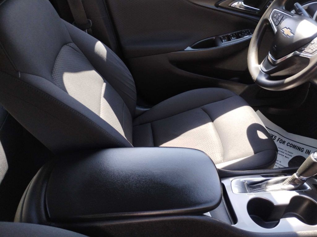 2016 Chevrolet Malibu Image 16