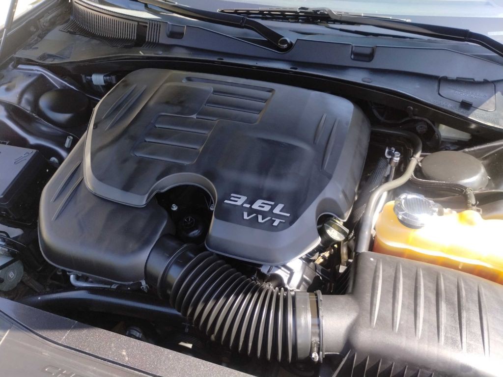 2016 Dodge Charger Image 18