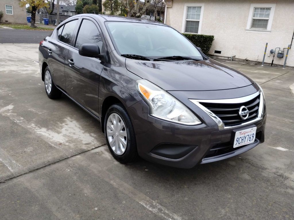 2015 Nissan Versa Image 5