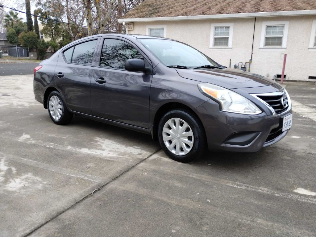 2015 Nissan Versa Image 7