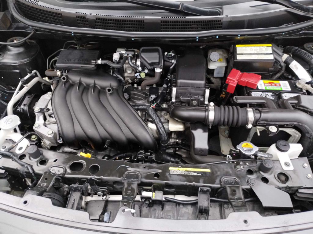 2015 Nissan Versa Image 19