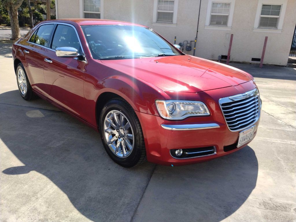 2012 Chrysler 300 Image 1