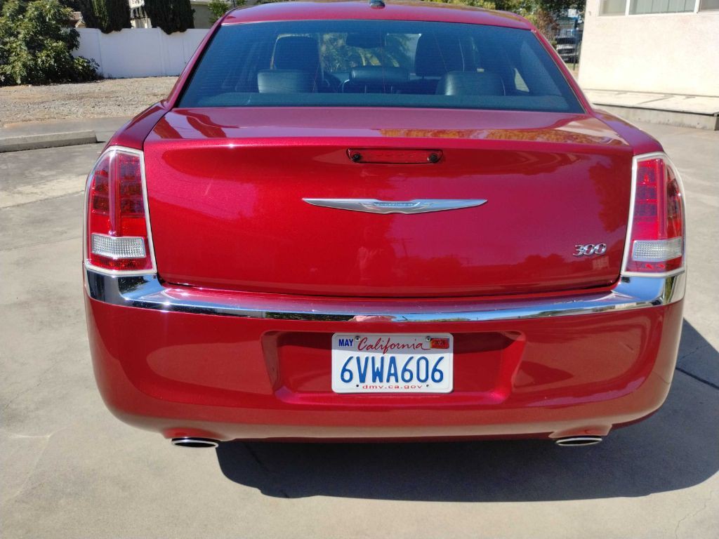 2012 Chrysler 300 Image 6