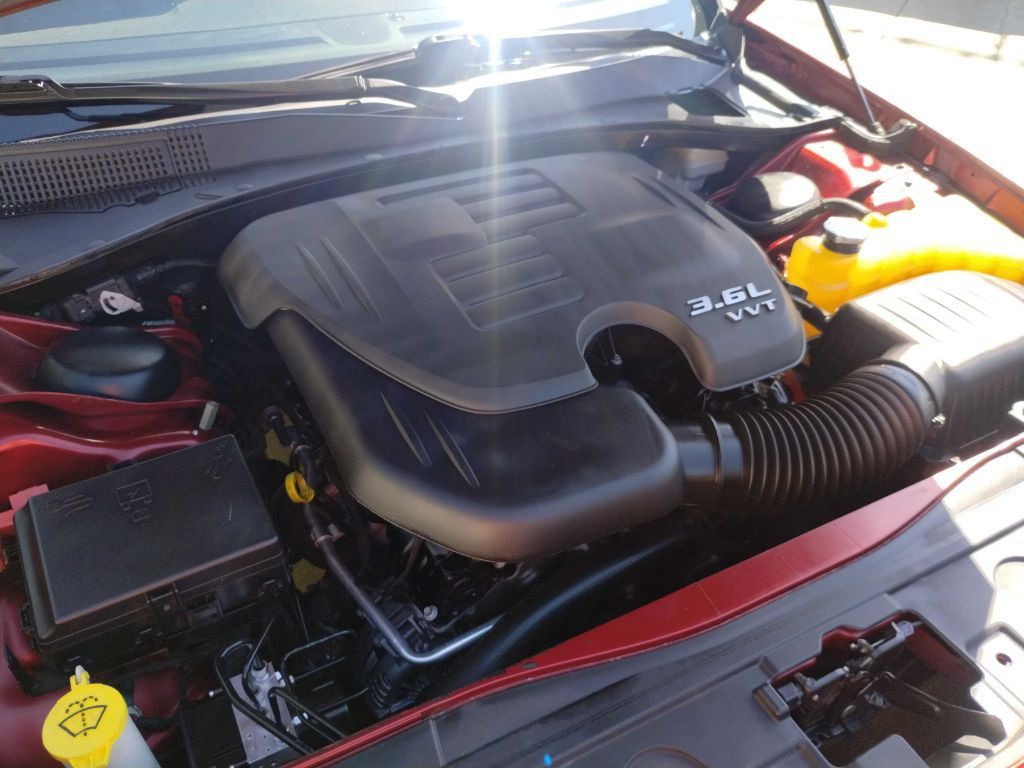 2012 Chrysler 300 Image 16