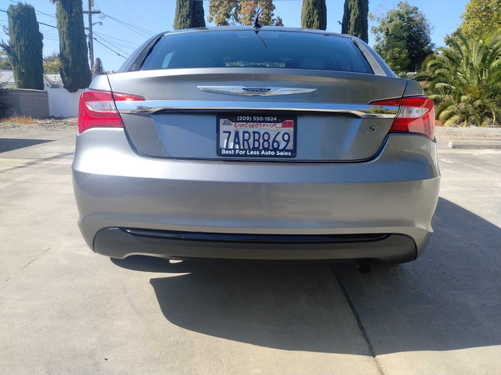 2013 Chrysler 200 Image 7
