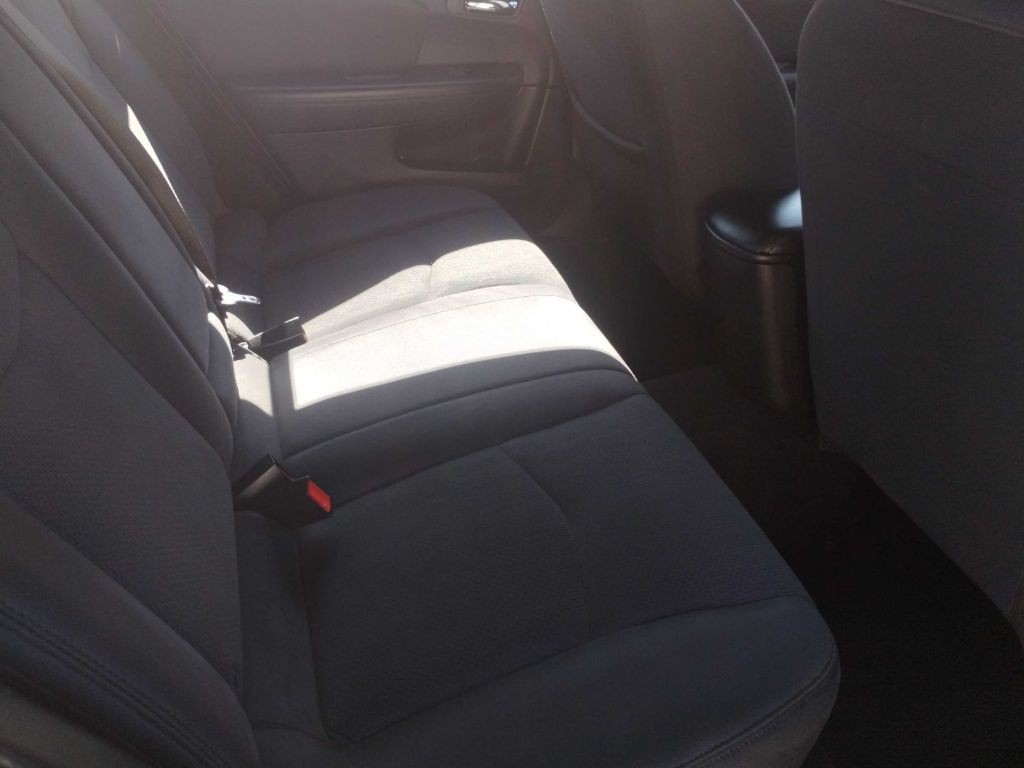 2013 Chrysler 200 Image 10