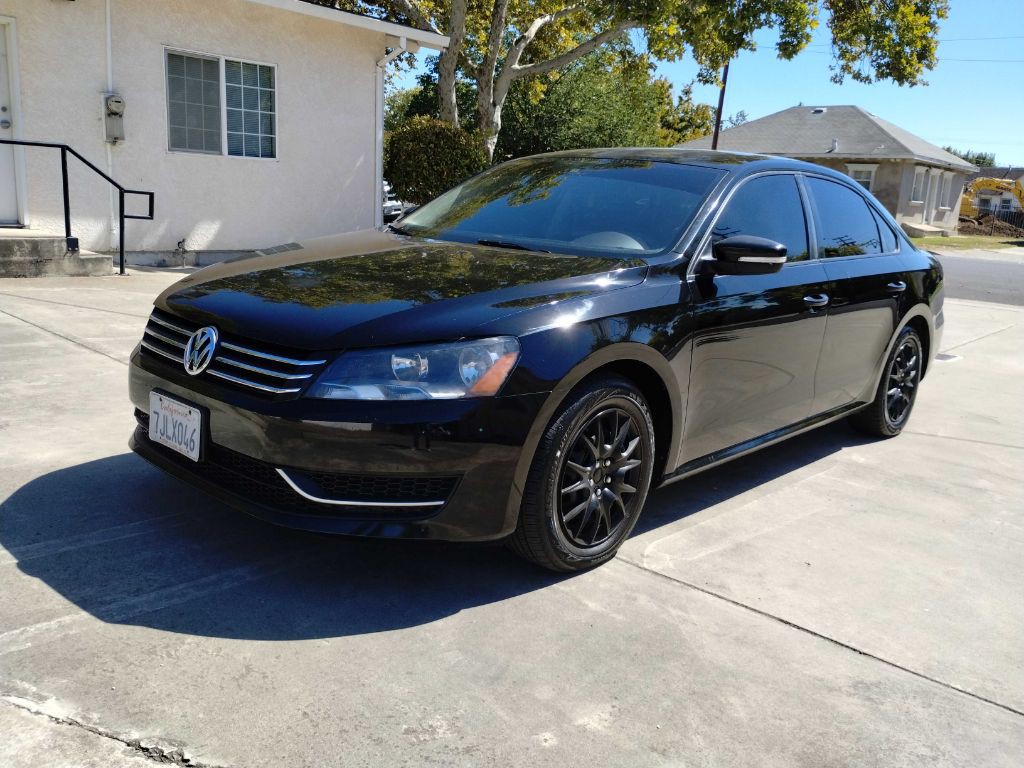 2014 Volkswagen Passat Image 2