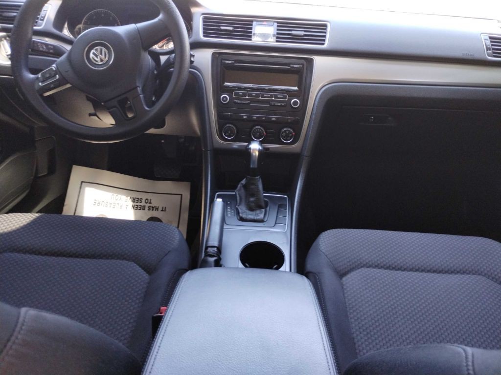 2014 Volkswagen Passat Image 20