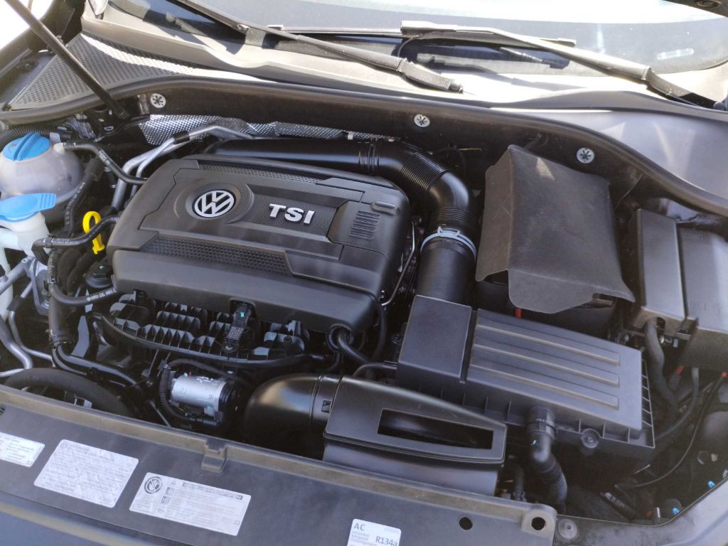 2014 Volkswagen Passat Image 25