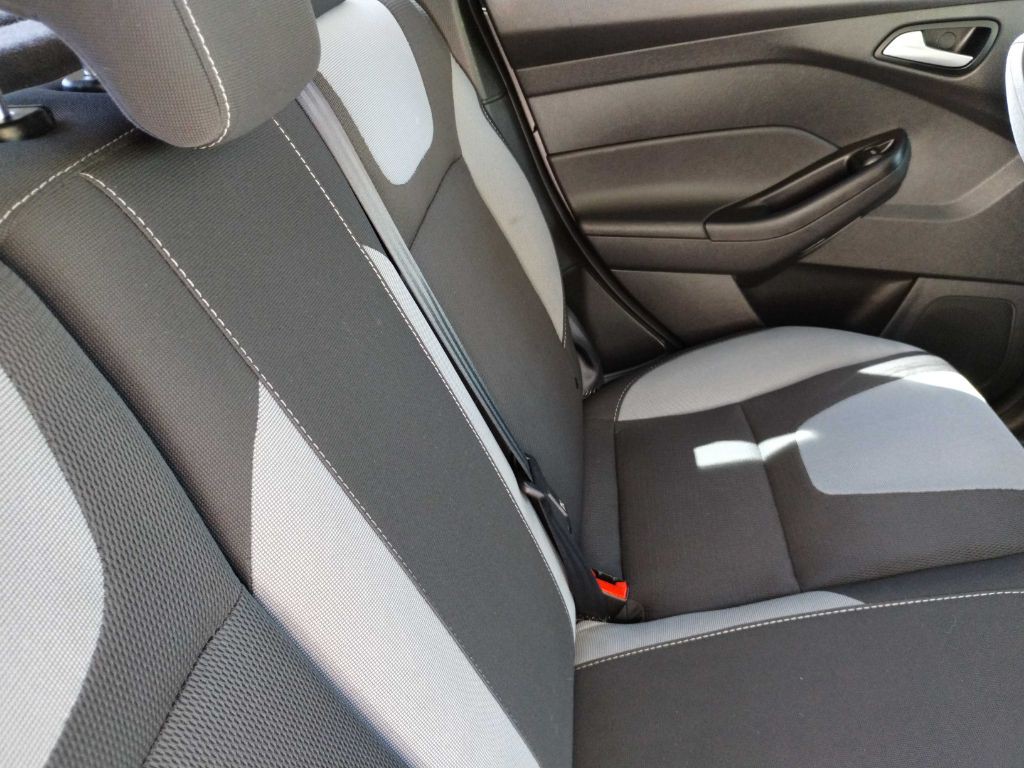 2012 Ford Focus Image 12