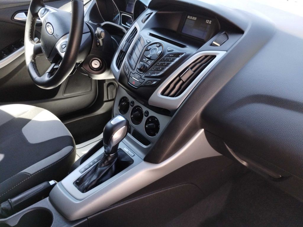 2012 Ford Focus Image 16