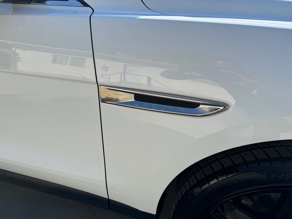 2019 Jaguar F-PACE Image 5