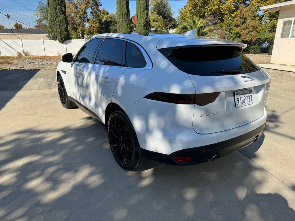 2019 Jaguar F-PACE Image 8