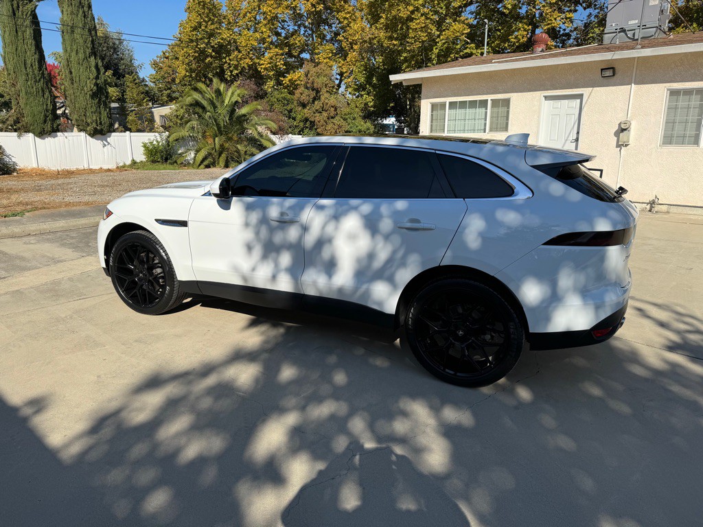 2019 Jaguar F-PACE Image 9