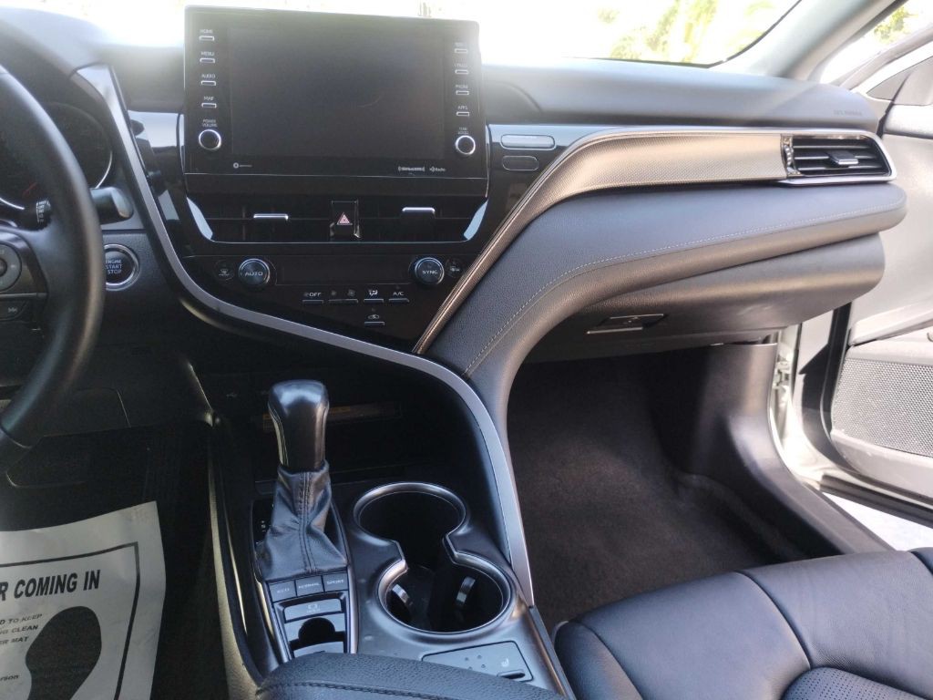 2021 Toyota Camry Image 18
